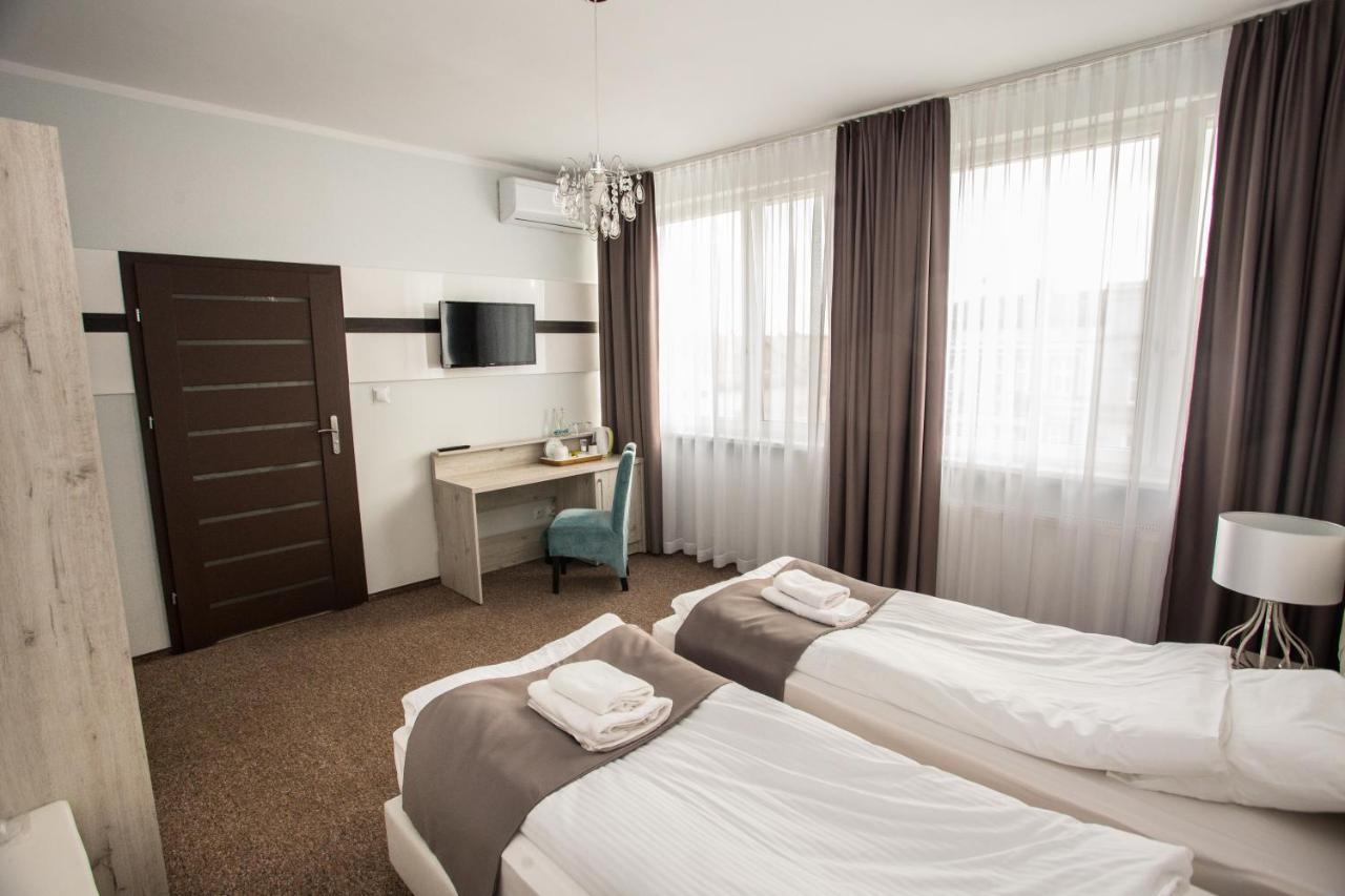 Hotel Tiffany Nowe Miasto Lubawskie Exterior foto